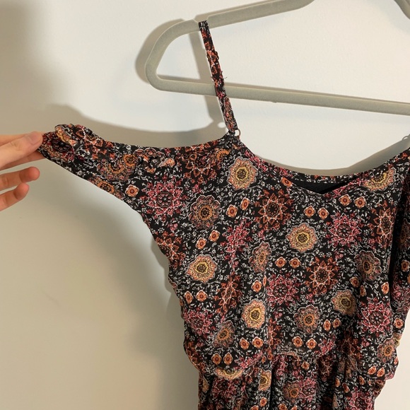 NWT Black Floral Off the Shoulder Romper - Picture 2 of 4